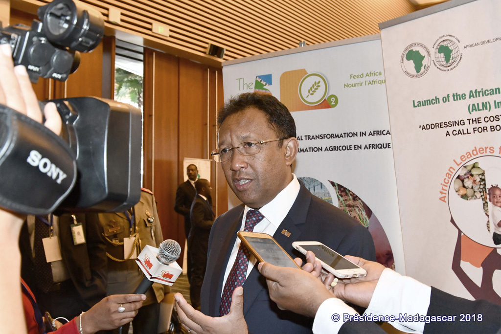 Le Président Rajaonarimampianina présente l’étude sur le coût de la faim en Afrique